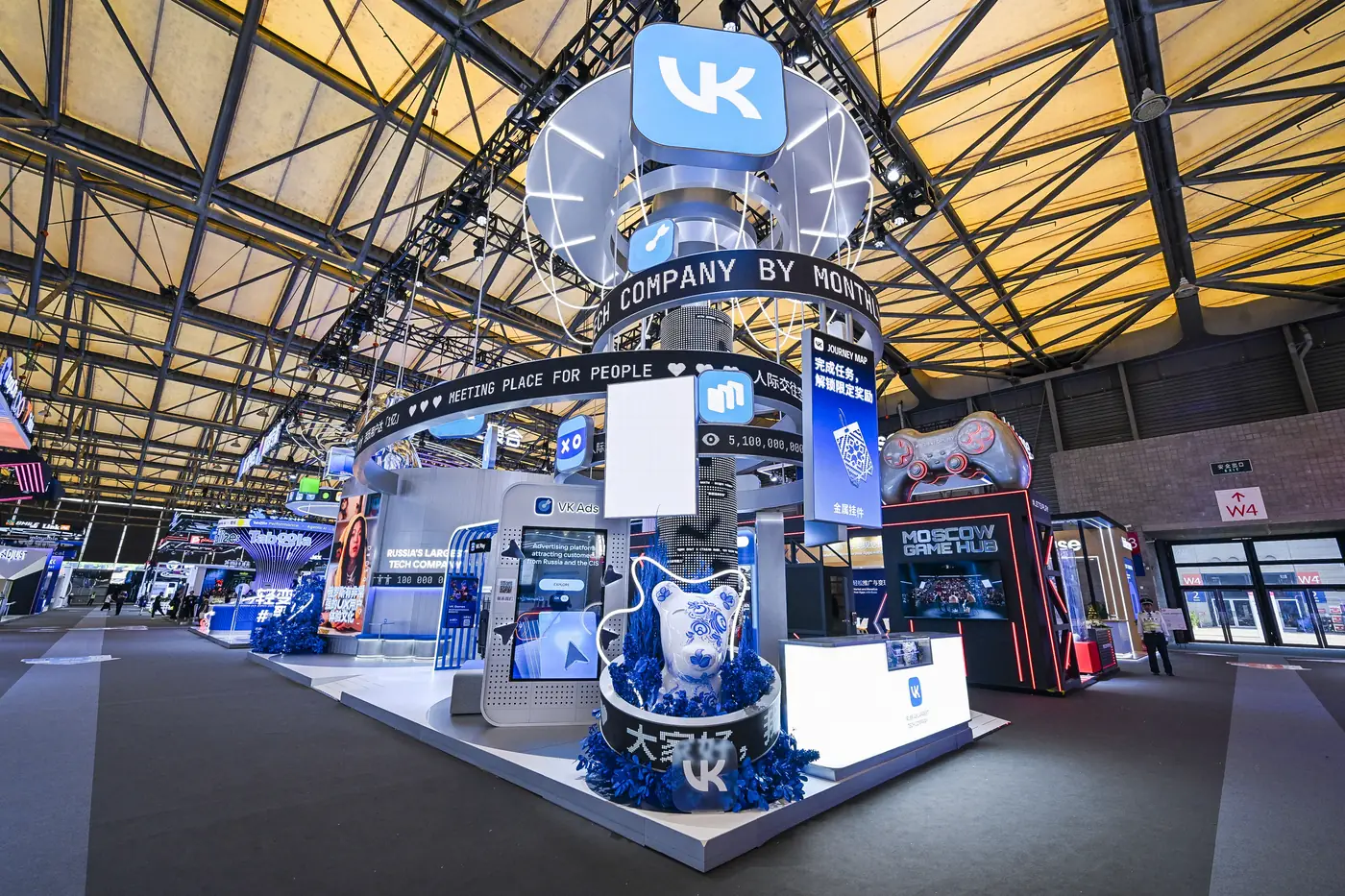 VK’s stand at ChinaJoy: the LED birch with its crown and ticker rings above the stand